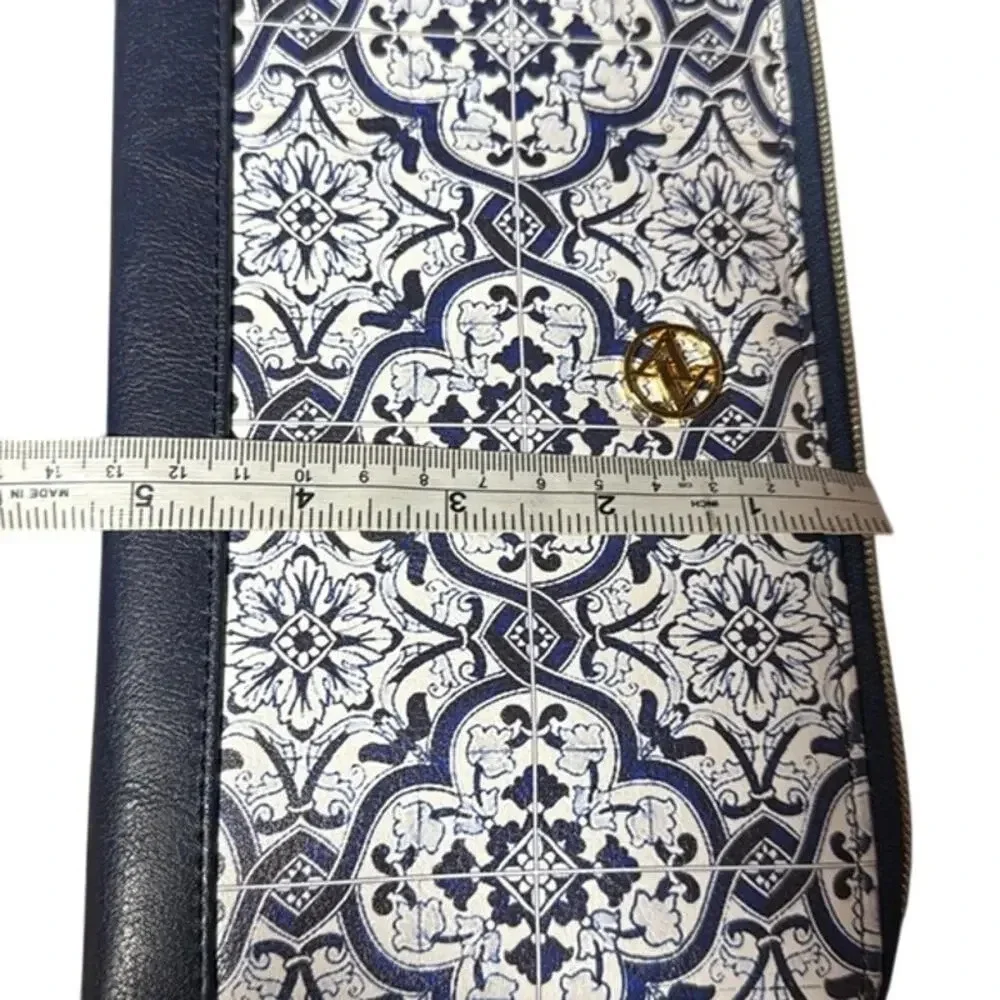 Blue‎ White Adrienne Vittadini Travel Passport Documents Wallet Holder Zip Up